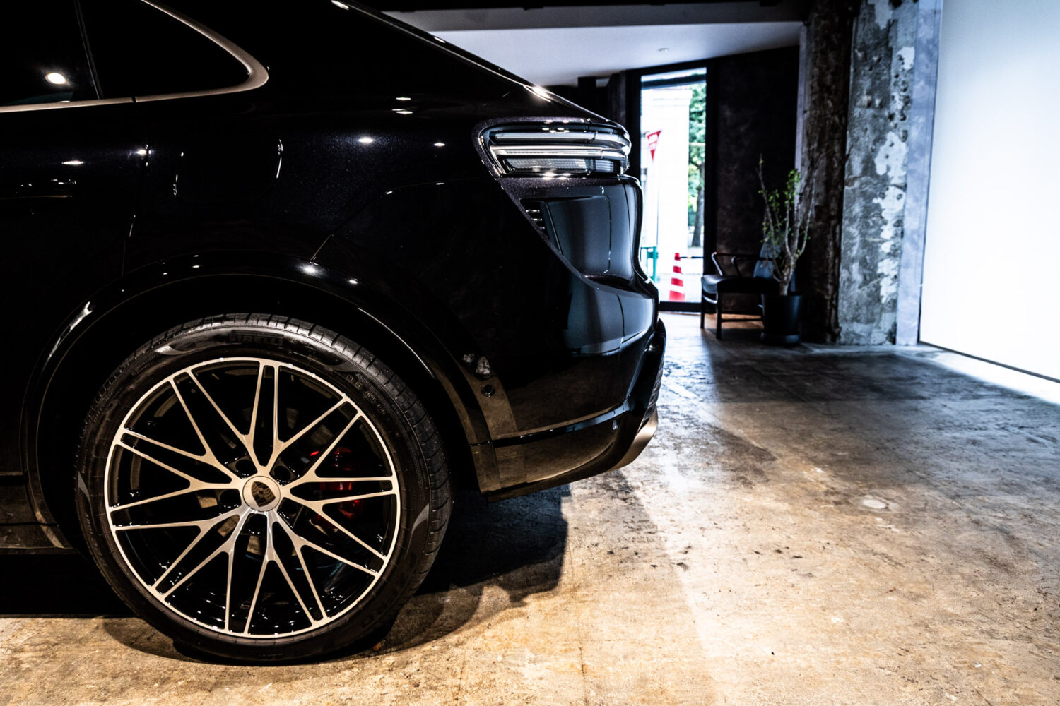 マカンエレクトロ ターボ 4WD