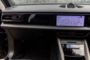 マカンエレクトロ ターボ 4WD