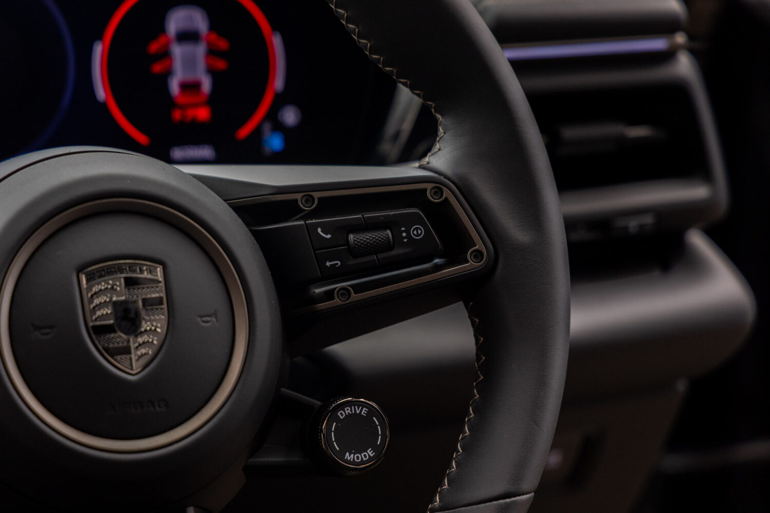 マカンエレクトロ ターボ 4WD