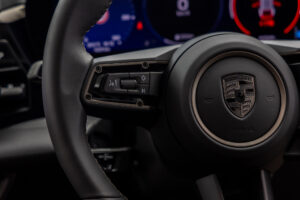 マカンエレクトロ ターボ 4WD