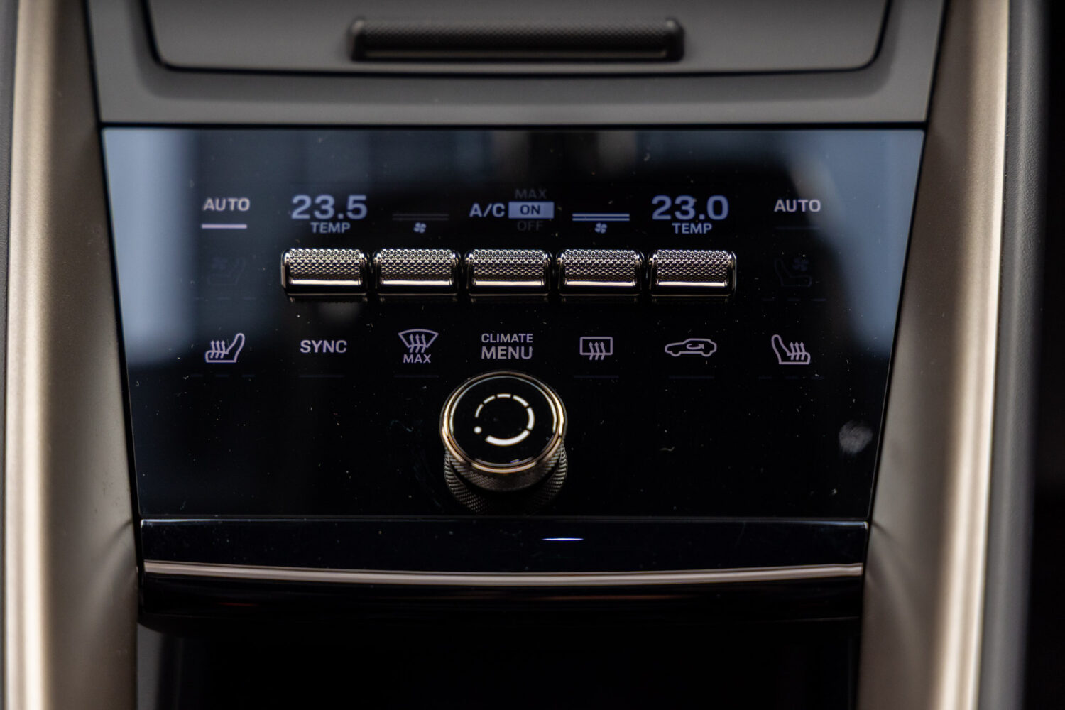 マカンエレクトロ ターボ 4WD