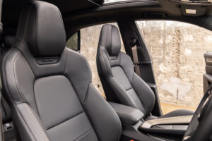 マカンエレクトロ ターボ 4WD