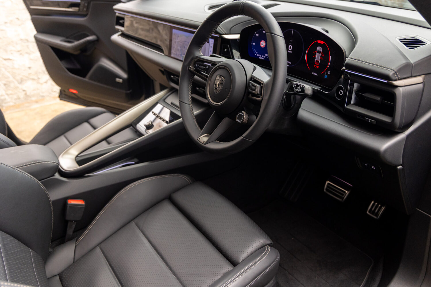 マカンエレクトロ ターボ 4WD