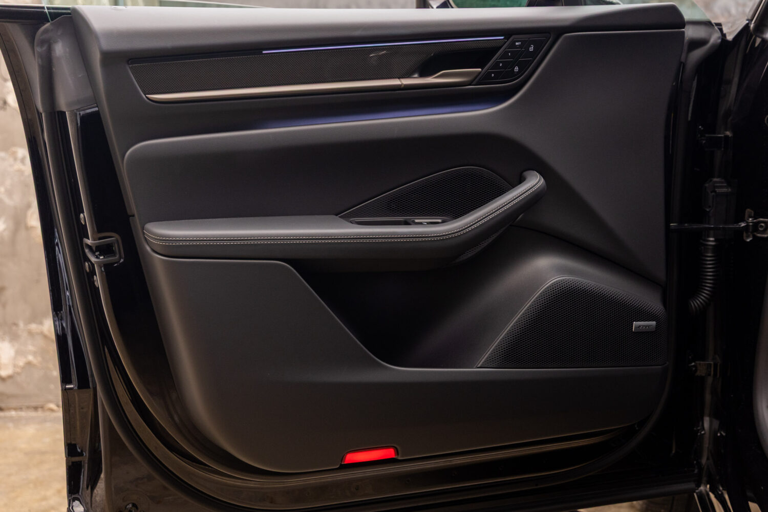 マカンエレクトロ ターボ 4WD