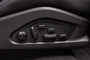 マカンエレクトロ ターボ 4WD