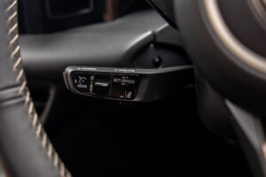 マカンエレクトロ ターボ 4WD