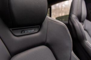 マカンエレクトロ ターボ 4WD