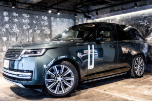 レンジローバー オートバイオグラフィ3.0L D300 SWB 4WD