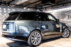 レンジローバー オートバイオグラフィ3.0L D300 SWB 4WD