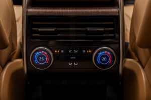 レンジローバー オートバイオグラフィ3.0L D300 SWB 4WD