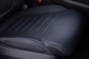 メルセデス・ベンツ GLC220 d 4マチック (ISG搭載モデル) AMGラインパッケージ ディーゼルターボ 4WD