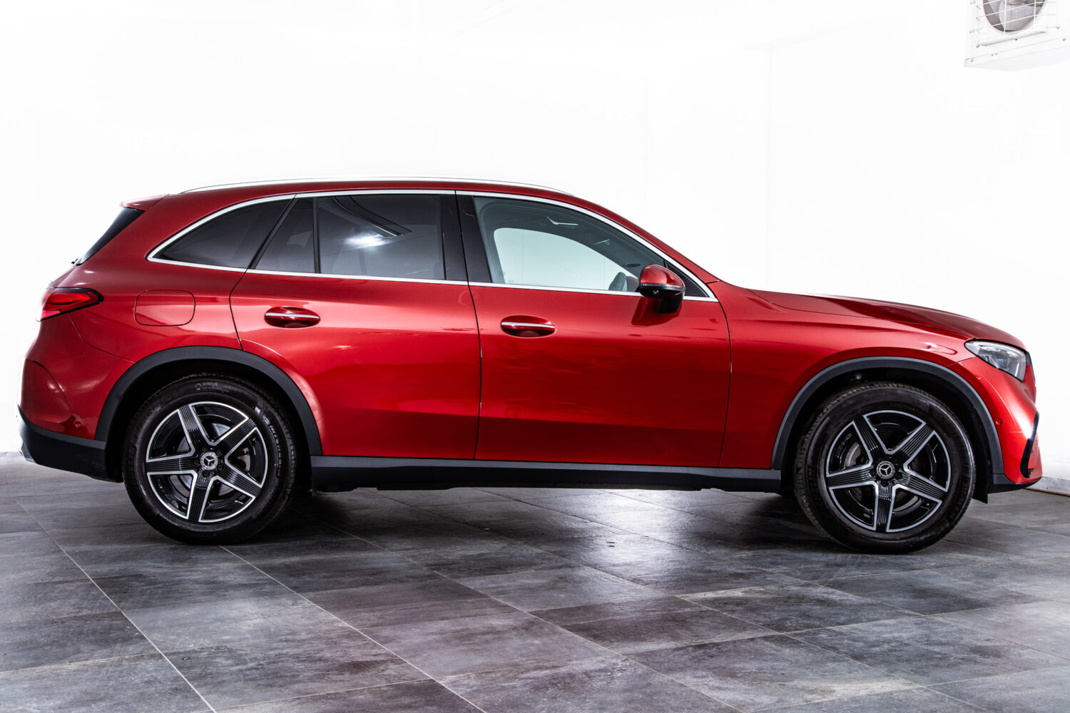 メルセデス・ベンツ GLC220 d 4マチック (ISG搭載モデル) AMGラインパッケージ ディーゼルターボ 4WD