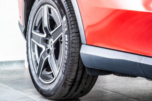 メルセデス・ベンツ GLC220 d 4マチック (ISG搭載モデル) AMGラインパッケージ ディーゼルターボ 4WD