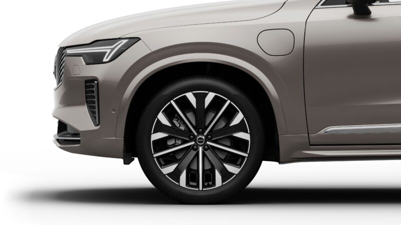 ブライトエクステリアを採用して100台限定　ボルボXC90ブライトエディション