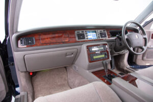 センチュリー5.0 デュアルEMVパッケージ装着車