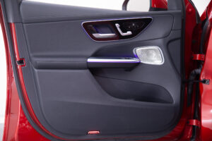 メルセデス・ベンツ GLC220 d 4マチック (ISG搭載モデル) AMGラインパッケージ ディーゼルターボ 4WD