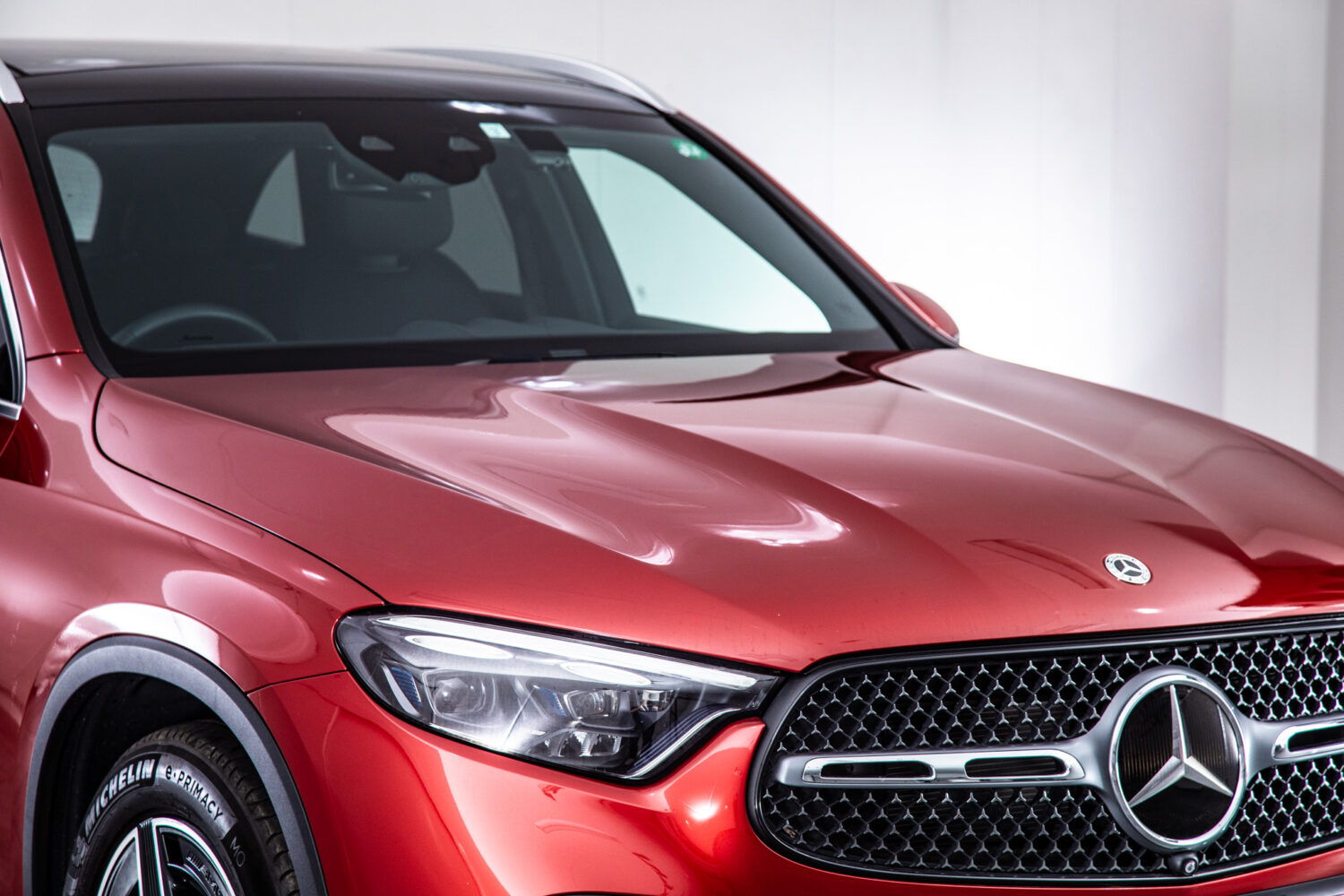 メルセデス・ベンツ GLC220 d 4マチック (ISG搭載モデル) AMGラインパッケージ ディーゼルターボ 4WD