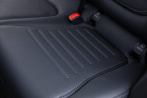 メルセデス・ベンツ GLC220 d 4マチック (ISG搭載モデル) AMGラインパッケージ ディーゼルターボ 4WD