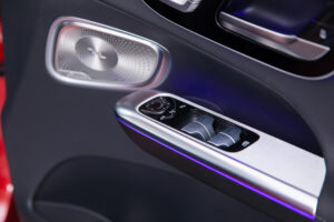 メルセデス・ベンツ GLC220 d 4マチック (ISG搭載モデル) AMGラインパッケージ ディーゼルターボ 4WD