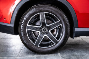 メルセデス・ベンツ GLC220 d 4マチック (ISG搭載モデル) AMGラインパッケージ ディーゼルターボ 4WD