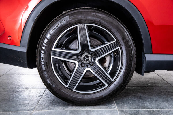 GLC 220 d 4マチック (ISG搭載モデル) AMGラインパッケージ ディーゼルターボ 4WD