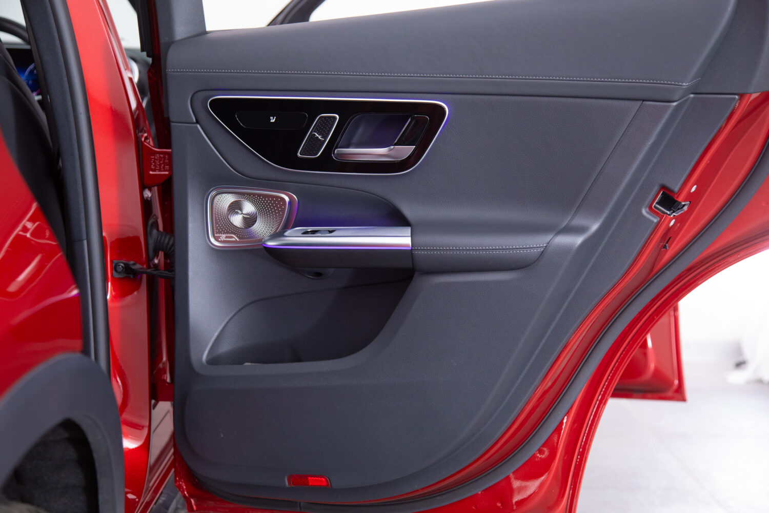 メルセデス・ベンツ GLC220 d 4マチック (ISG搭載モデル) AMGラインパッケージ ディーゼルターボ 4WD