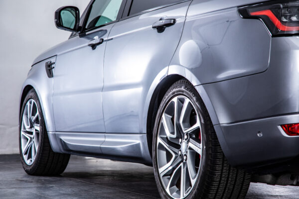 レンジローバースポーツ オートバイオグラフィ ダイナミック (3.0リッター 400PS) 4WD