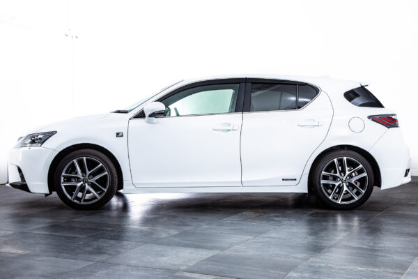 レクサス CT 200h Fスポーツ