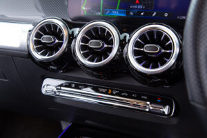 メルセデス・ベンツ GLB 180 MP202202