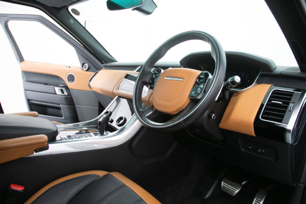 ランドローバー レンジローバースポーツ オートバイオグラフィ ダイナミック (3.0リッター) 4WD