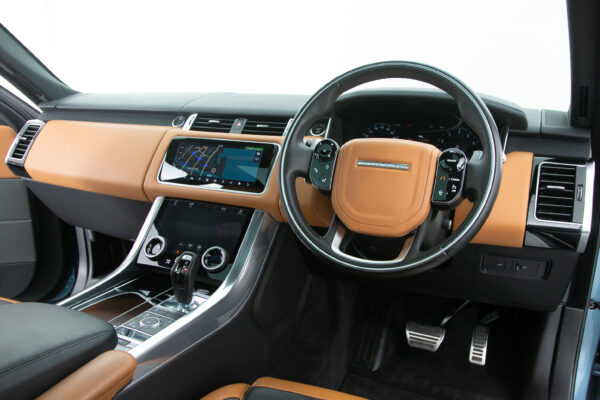 ランドローバー レンジローバースポーツ オートバイオグラフィ ダイナミック (3.0リッター) 4WD