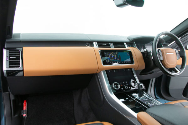 ランドローバー レンジローバースポーツ オートバイオグラフィ ダイナミック (3.0リッター) 4WD