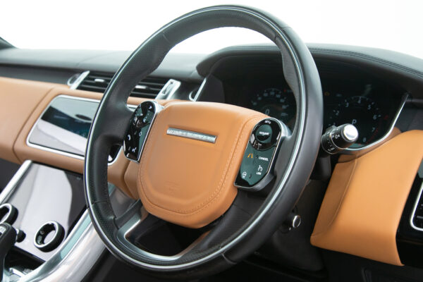 ランドローバー レンジローバースポーツ オートバイオグラフィ ダイナミック (3.0リッター) 4WD