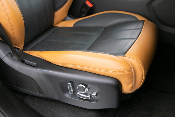 ランドローバー レンジローバースポーツ オートバイオグラフィ ダイナミック (3.0リッター) 4WD