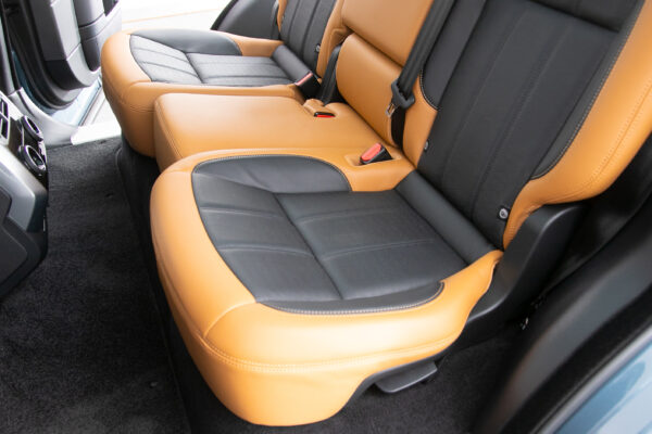 ランドローバー レンジローバースポーツ オートバイオグラフィ ダイナミック (3.0リッター) 4WD