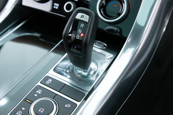 ランドローバー レンジローバースポーツ オートバイオグラフィ ダイナミック (3.0リッター) 4WD