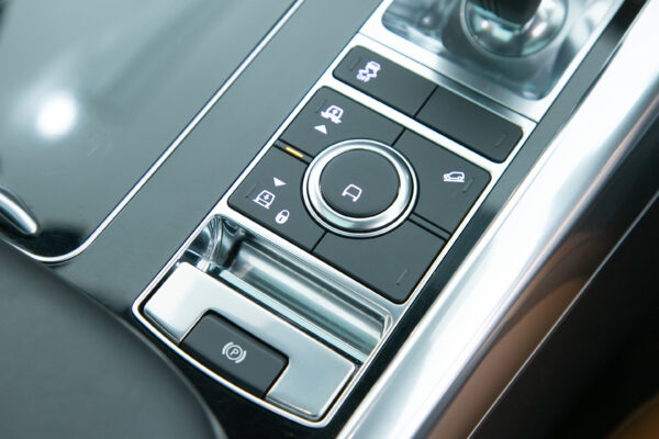 ランドローバー レンジローバースポーツ オートバイオグラフィ ダイナミック (3.0リッター) 4WD