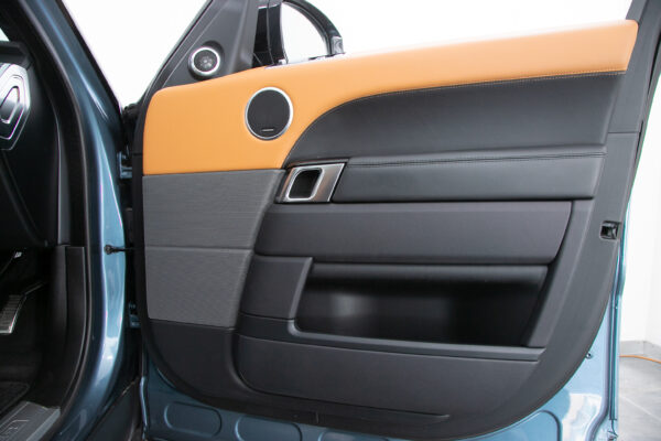 ランドローバー レンジローバースポーツ オートバイオグラフィ ダイナミック (3.0リッター) 4WD