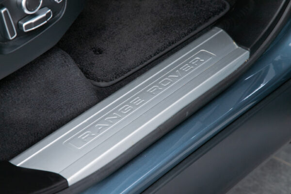 ランドローバー レンジローバースポーツ オートバイオグラフィ ダイナミック (3.0リッター) 4WD