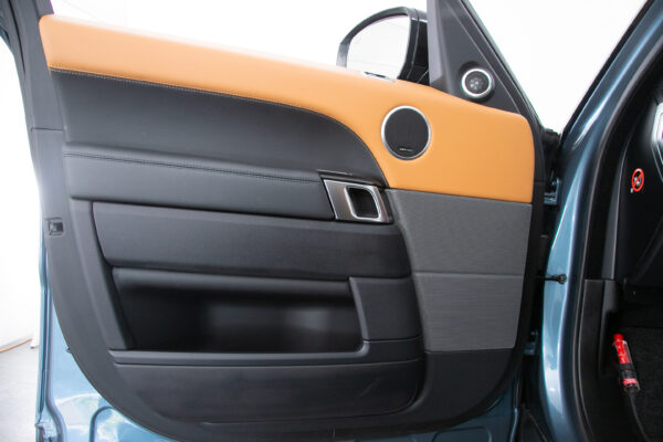 ランドローバー レンジローバースポーツ オートバイオグラフィ ダイナミック (3.0リッター) 4WD