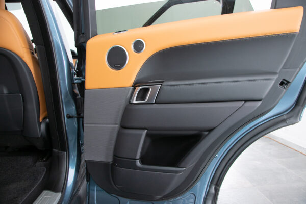 ランドローバー レンジローバースポーツ オートバイオグラフィ ダイナミック (3.0リッター) 4WD