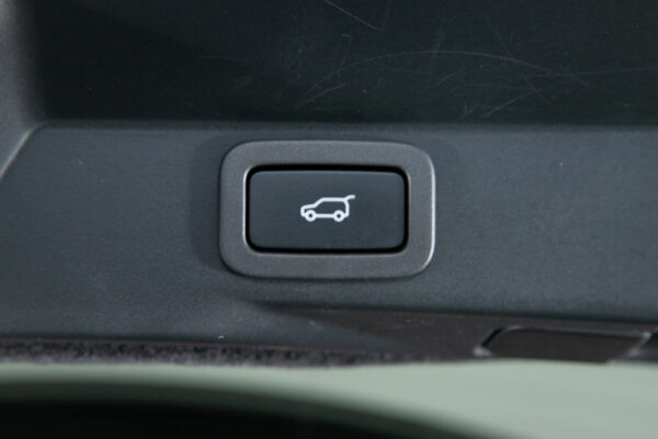 ランドローバー レンジローバースポーツ オートバイオグラフィ ダイナミック (3.0リッター) 4WD