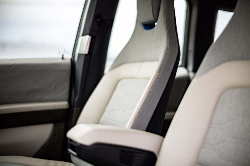 BMW・i3（2014）街乗り用新幹線