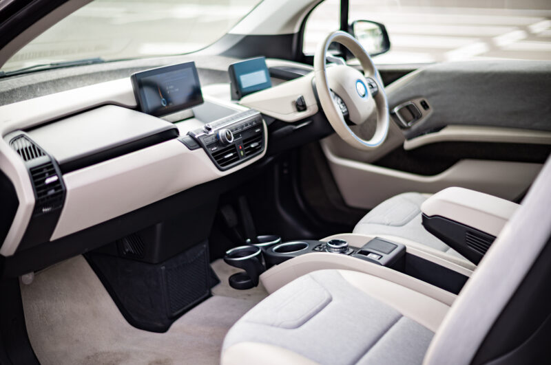 BMW・i3（2014）街乗り用新幹線