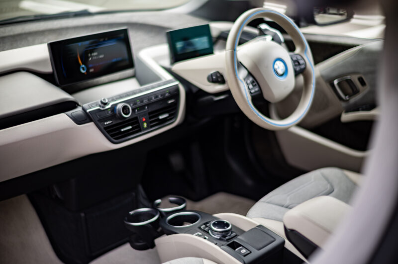 BMW・i3（2014）街乗り用新幹線