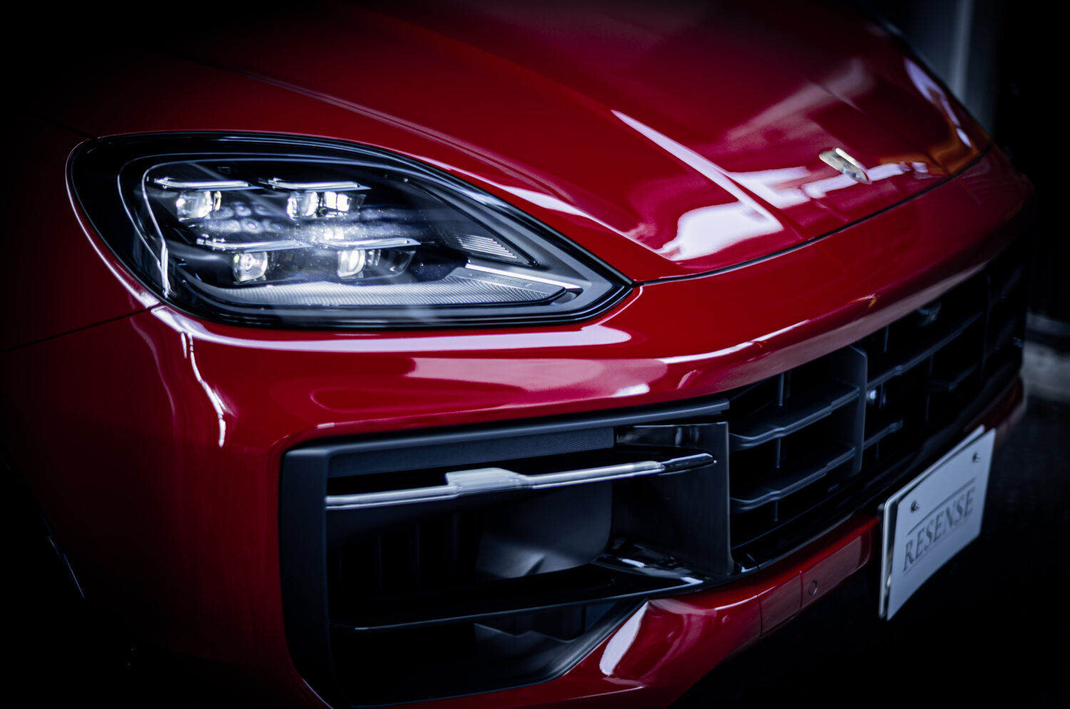 ポルシェ・カイエンGTS(4WD/8AT)真っ赤なポルシェ