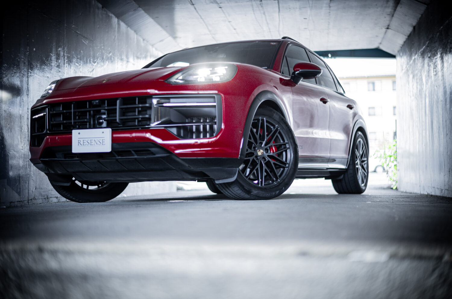 ポルシェ・カイエンGTS(4WD/8AT)真っ赤なポルシェ