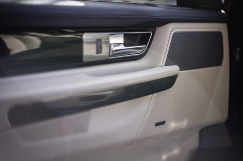 レンジローバースポーツ 5.0 V8 スーパーチャージド（2010）英国の粋を味わう