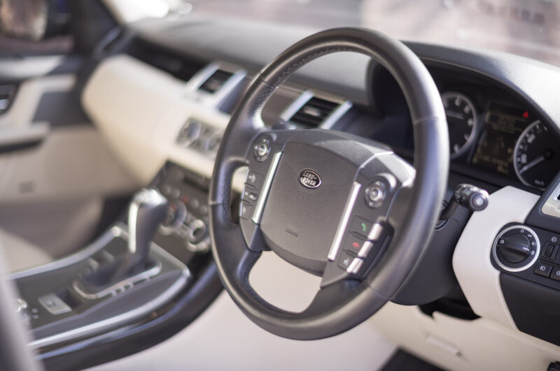 レンジローバースポーツ 5.0 V8 スーパーチャージド（2010）英国の粋を味わう