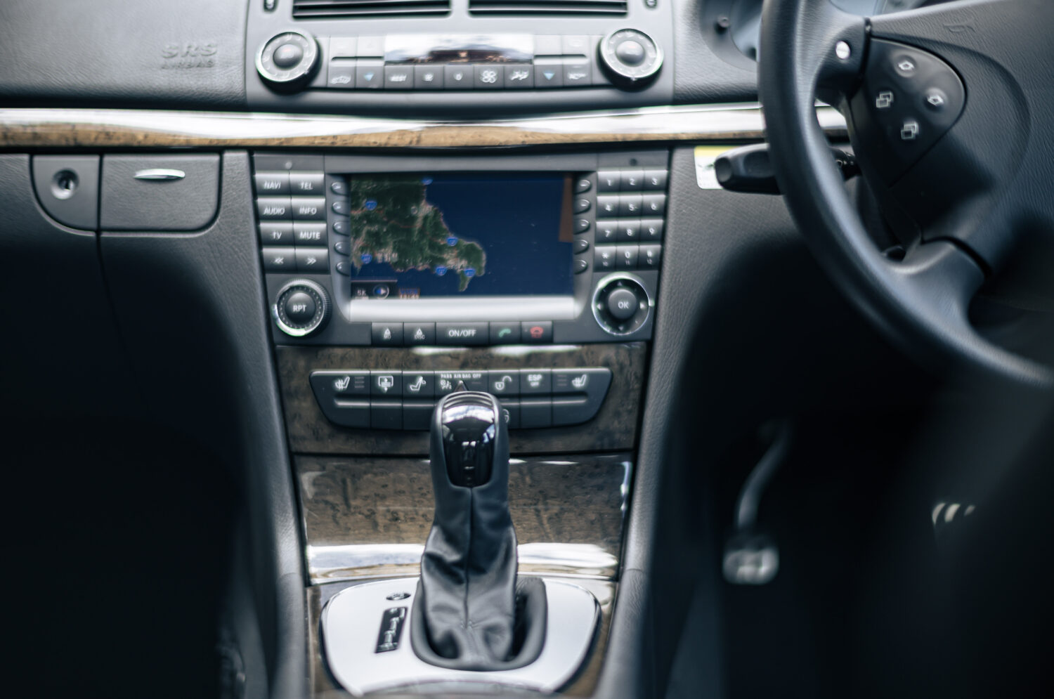 メルセデス・ベンツ・E55 AMG（FR/5AT）二つの顔を持つAMG